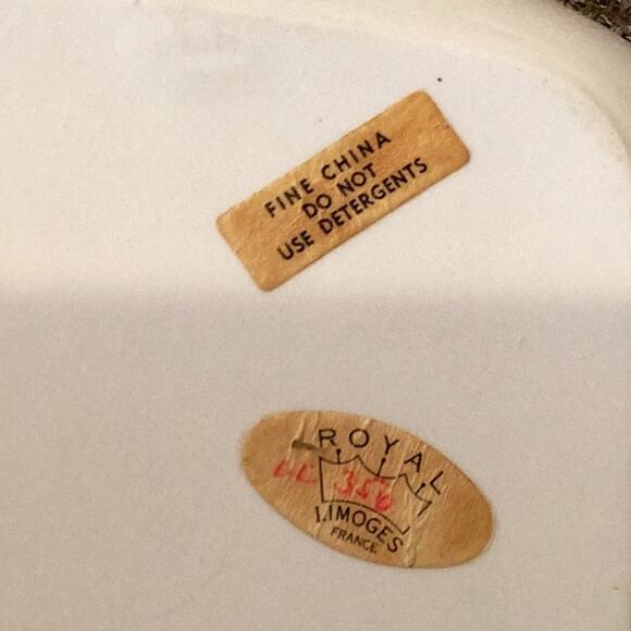 Royal Limoges Tray in White with Gold Trim and Gold Flowers. - Picture 4 of 5